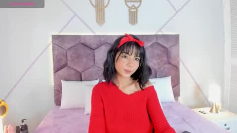 _aurora_collins_ online show from October 2025 12:39:02 PM