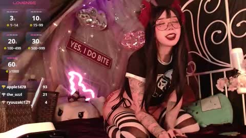 Snapshot of _babby_doll chatting on November 2025 05:23:02 PM Crystal online show from November 2025 05:23:02 PM