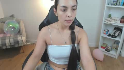 Bella Evans online show from September 2025 04:47:02 AM