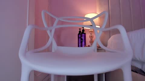 Snapshot of _bianca_18 chatting on February 2025 05:46:01 PM Hi guys i am Bianca online show from February 2025 05:46:01 PM