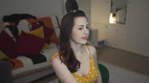 Lili online show from February 2025 10:26:01 AM