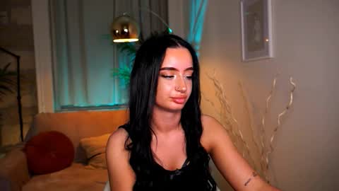 Pearl online show from March 2026 06:13:01 PM