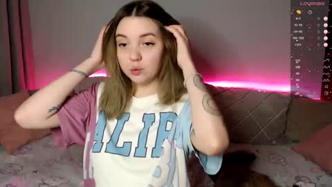 Snapshot of _blonde_barbie_ chatting on February 2026 09:08:01 PM Elizabeth online show from February 2026 09:08:01 PM