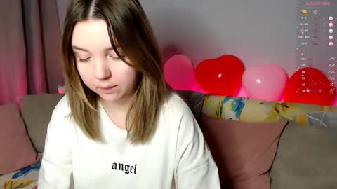 Snapshot of _blonde_barbie_ chatting on February 2026 01:13:02 AM Elizabeth online show from February 2026 01:13:02 AM