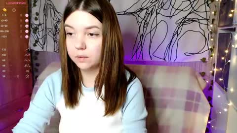 Snapshot of _blonde_barbie_ chatting on April 2026 11:21:01 PM Elizabeth online show from April 2026 11:21:01 PM