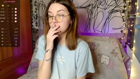 Snapshot of _blonde_barbie_ chatting on May 2026 11:21:01 PM Elizabeth online show from May 2026 11:21:01 PM