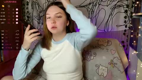 Snapshot of _blonde_barbie_ chatting on May 2026 06:15:02 PM Elizabeth online show from May 2026 06:15:02 PM