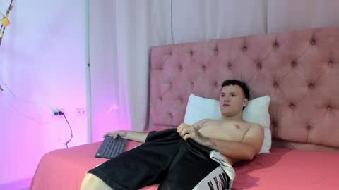 _blowsex_ online show from April 2026 01:34:01 PM