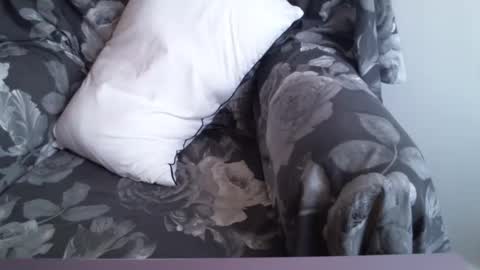 Snapshot of _bunny_b chatting on February 2025 09:06:02 AM I will be back soon online show from February 2025 09:06:02 AM