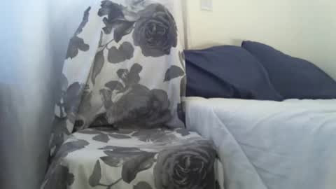 Snapshot of _bunny_b chatting on October 2025 08:45:02 AM I will be back soon online show from October 2025 08:45:02 AM