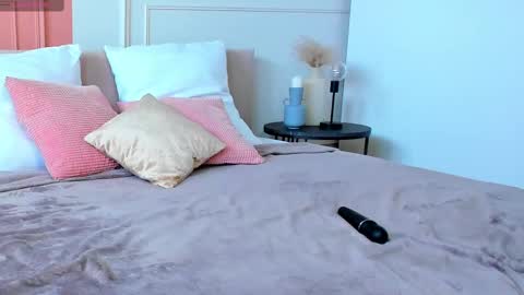 Stella online show from March 2025 05:54:01 AM