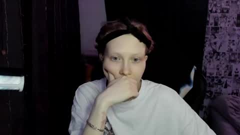 Snapshot of _caramel_milk_ chatting on February 2025 04:42:02 PM Merlizz online show from February 2025 04:42:02 PM