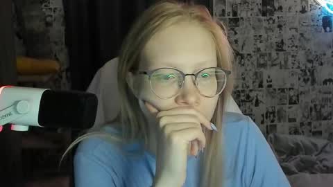 Snapshot of _caramel_milk_ chatting on November 2025 02:45:02 AM Merlizz online show from November 2025 02:45:02 AM