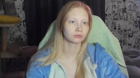 Snapshot of _caramel_milk_ chatting on November 2025 03:31:02 AM Merlizz online show from November 2025 03:31:02 AM