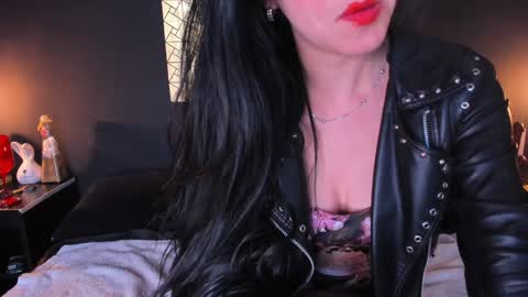 Snapshot of _caro_lyne_ chatting on December 2024 06:16:01 PM Carolina online show from December 2024 06:16:01 PM