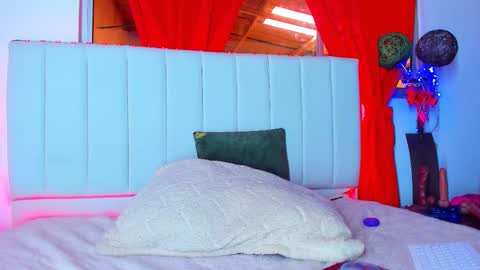 Snapshot of _caro_lyne_ chatting on September 2025 05:39:02 PM Carolina online show from September 2025 05:39:02 PM