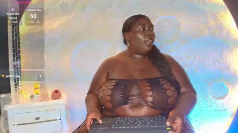 Caro. online show from October 2025 08:22:01 PM