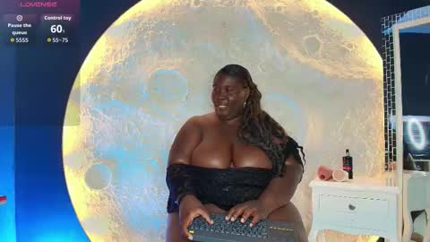 Caro. online show from November 2025 08:30:02 PM