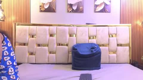 Caroline online show from April 2026 10:26:01 AM