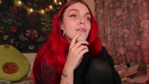 Snapshot of _caroline_coy chatting on December 2024 02:27:01 PM Caroline online show from December 2024 02:27:01 PM