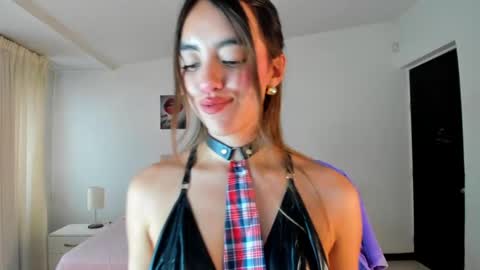 Charlote online show from February 2025 06:15:02 PM