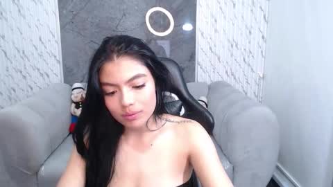 _charlottee_b online show from February 2026 08:07:01 PM