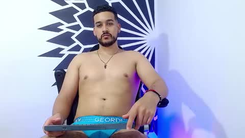 Snapshot of _christopher_dennis_ chatting on February 2025 10:50:01 PM CRIS online show from February 2025 10:50:01 PM