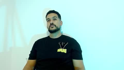 Snapshot of _christopher_dennis_ chatting on February 2026 01:10:02 AM CRIS online show from February 2026 01:10:02 AM