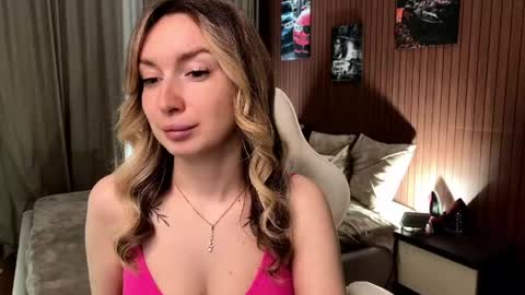 _crystal_moon_1 online show from May 2026 09:12:02 PM