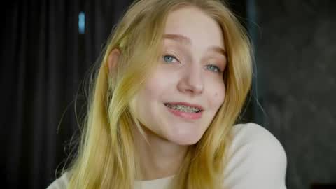 Snapshot of _curlydream_ chatting on March 2025 09:35:02 AM Alice online show from March 2025 09:35:02 AM