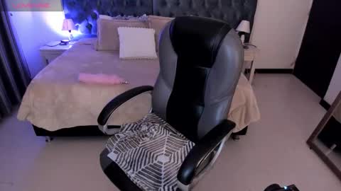 Dani online show from September 2025 03:32:01 AM