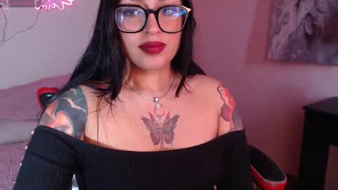 _dennise online show from September 2025 05:02:02 PM