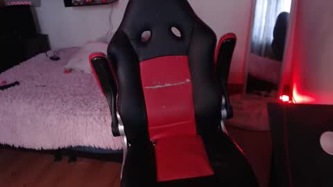 _dennise online show from October 2025 05:20:02 PM