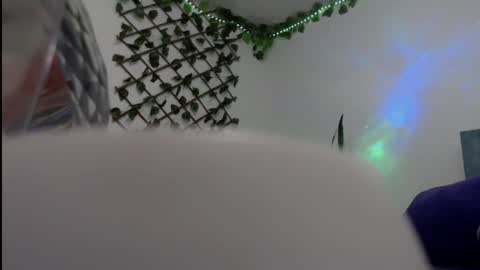 Snapshot of _donniia_ chatting on January 2025 12:37:01 PM Dannia online show from January 2025 12:37:01 PM