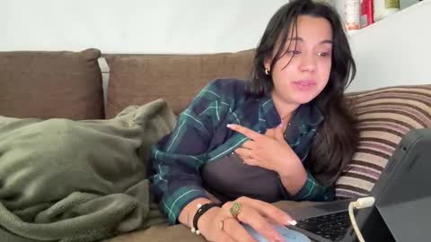  elena barra online show from October 2025 10:21:02 AM