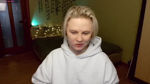 chloue and Gretta online show from December 2024 07:59:02 PM