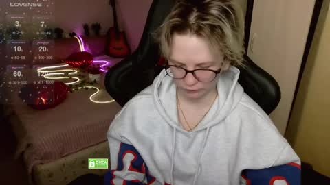 chloue and Gretta online show from April 2026 05:21:01 PM