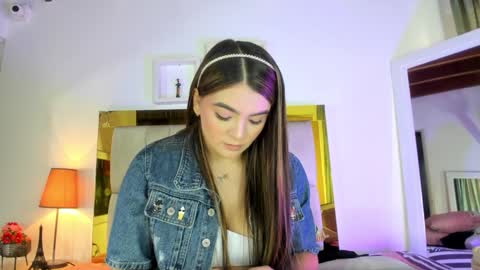 Isabella online show from December 2024 12:04:01 PM