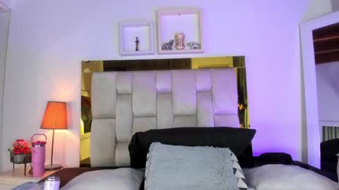 Isabella online show from January 2025 12:08:01 PM