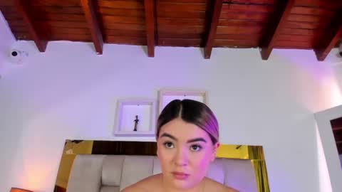 Isabella online show from March 2025 03:15:02 PM