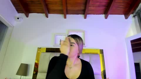 Isabella online show from March 2025 12:09:02 PM