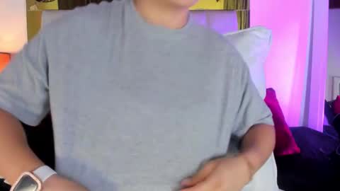 Isabella online show from September 2025 12:10:01 PM