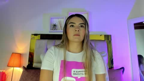 Isabella online show from October 2025 12:02:01 PM