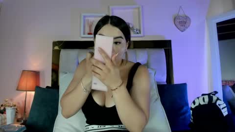 Isabella online show from April 2026 12:03:01 PM