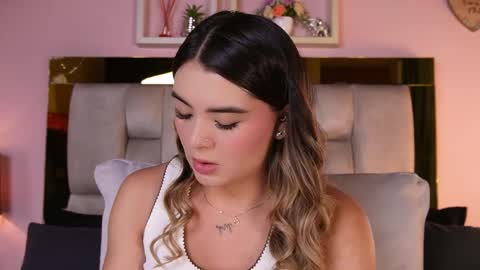 Isabella online show from May 2026 12:12:02 PM