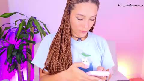 Snapshot of _emilymoon_x chatting on July 2026 01:08:01 AM Emi online show from July 2026 01:08:01 AM