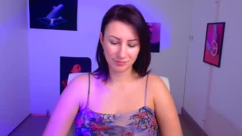 Emma online show from February 2025 10:00:01 AM