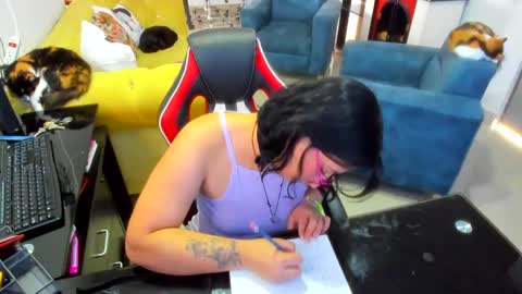 Snapshot of _emma_loyd_ chatting on February 2025 08:35:02 PM Emma online show from February 2025 08:35:02 PM