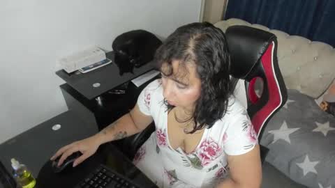 Snapshot of _emma_loyd_ chatting on October 2025 11:27:02 PM Emma online show from October 2025 11:27:02 PM