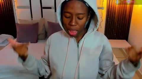 Snapshot of _emma_willliams_ chatting on December 2025 01:59:02 PM Emma online show from December 2025 01:59:02 PM